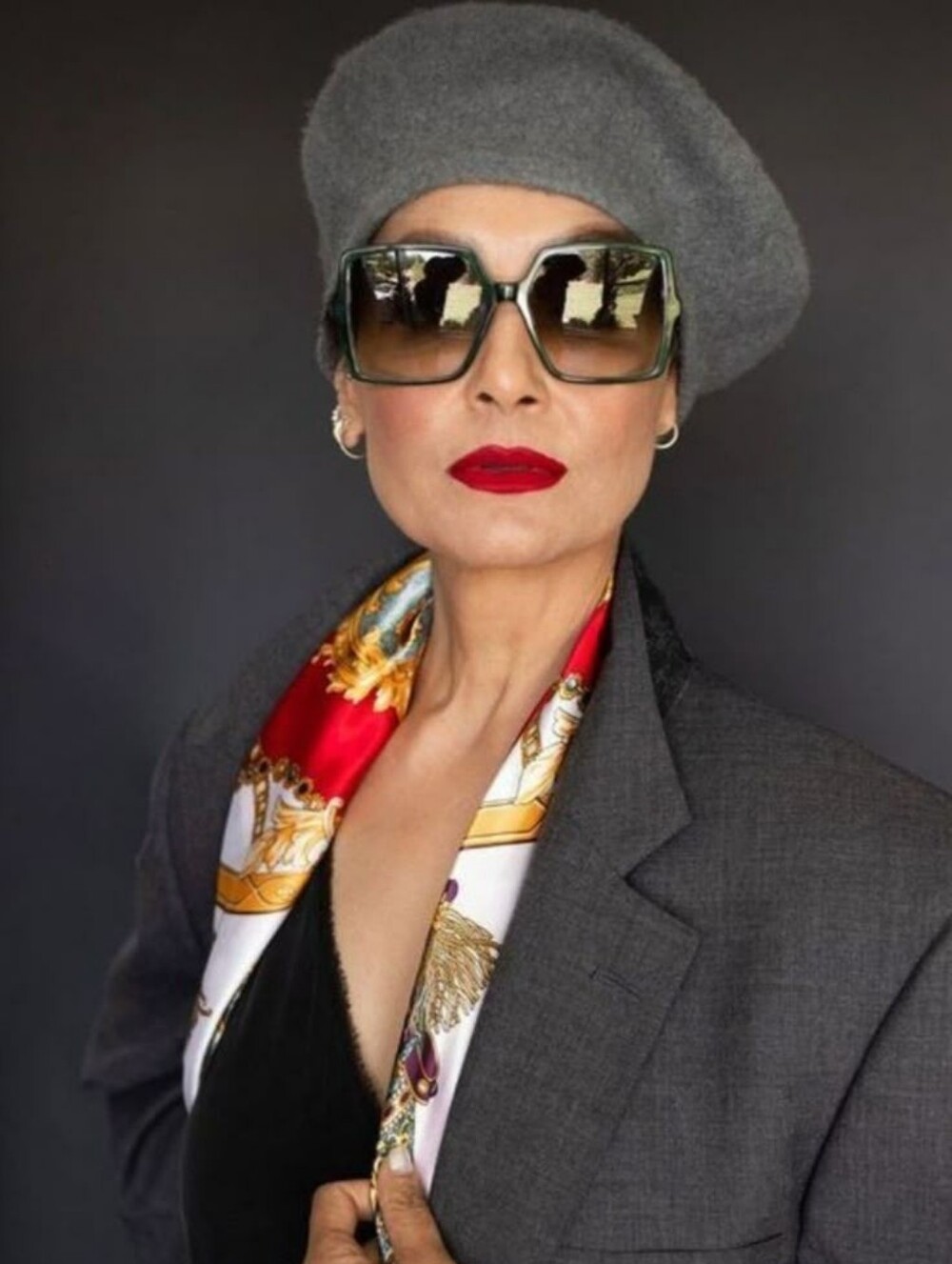 Classic Gray 100% Wool Beret - Picture 7 of 8